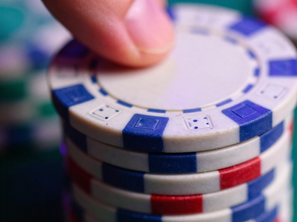 Ведущий на игре для взрослых